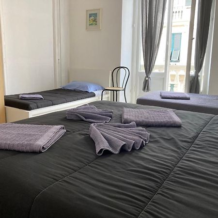 Guest House Roma Genua Buitenkant foto