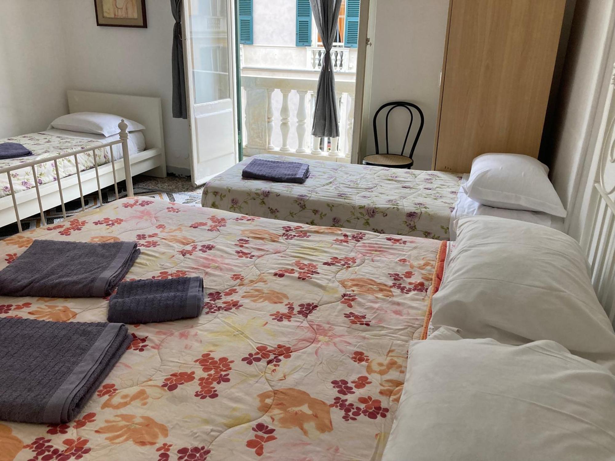 Guest House Roma Genua Buitenkant foto