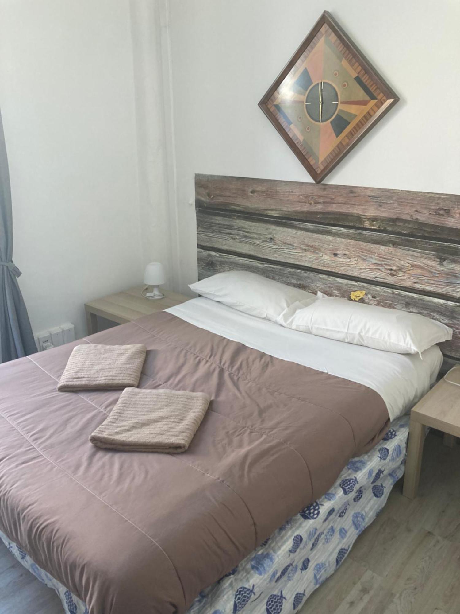 Guest House Roma Genua Buitenkant foto