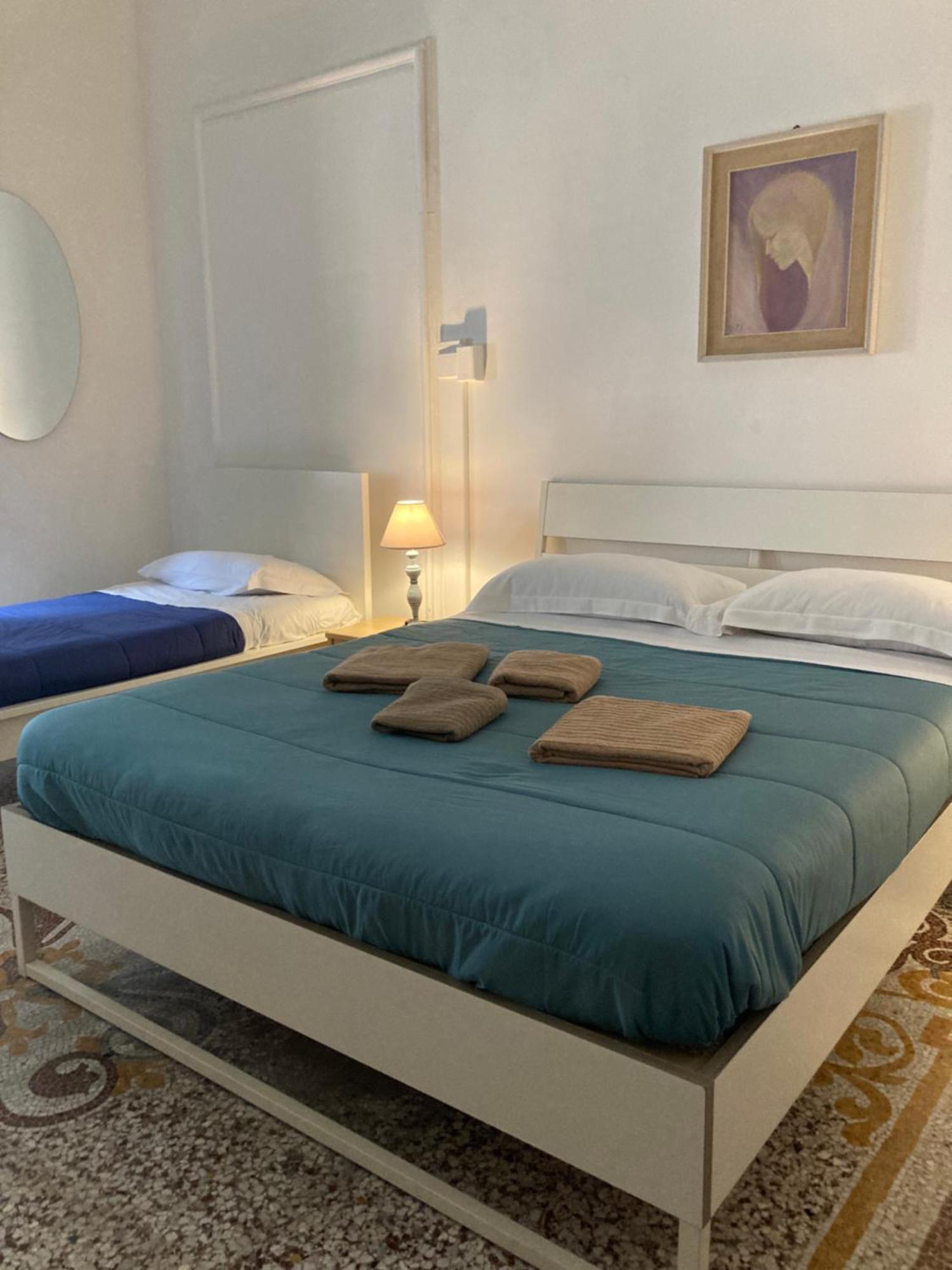Guest House Roma Genua Buitenkant foto